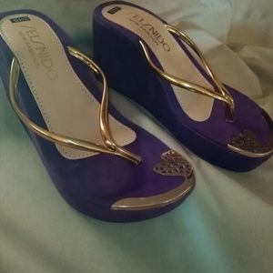 nwt purple velvet wedges with gold detail